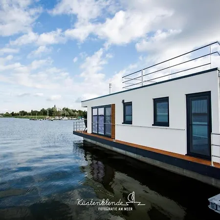 Botel Hausboot Dory *