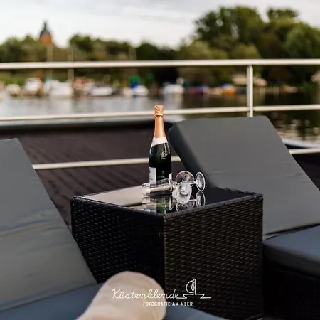 Hausboot Dory Botel