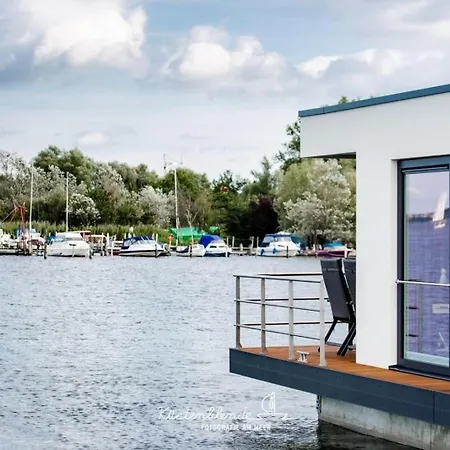 Botel Hausboot Dory